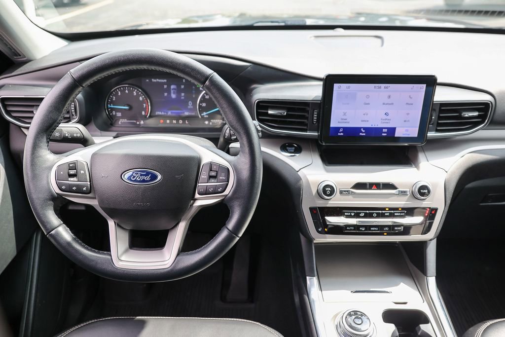 Certified 2023 Ford Explorer XLT w/ Equipment Group 202A AWD/4WD image 7