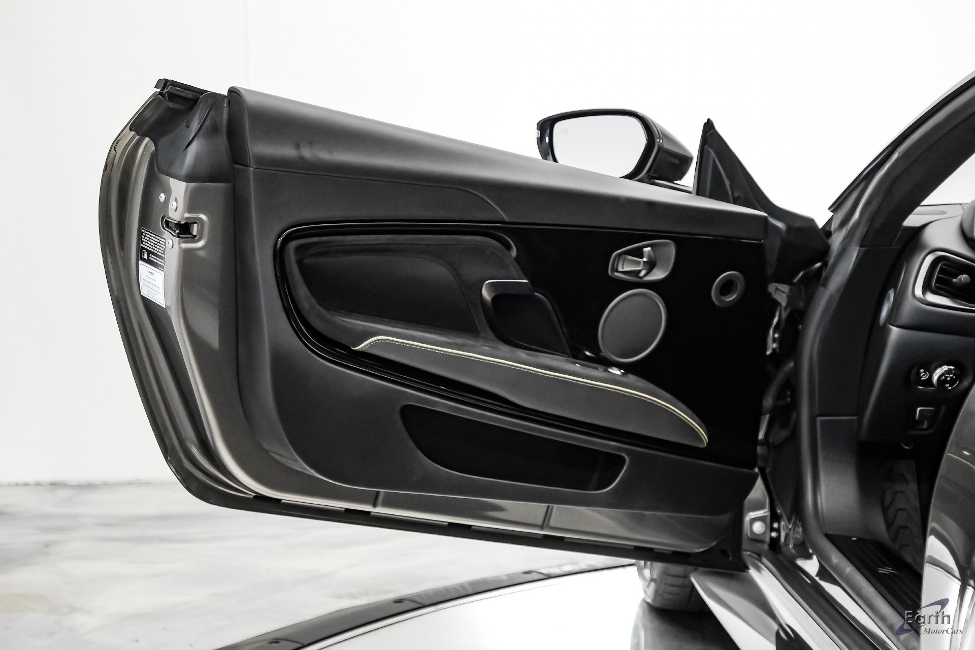 Used 2019 Aston Martin DBS Superleggera RWD image 85
