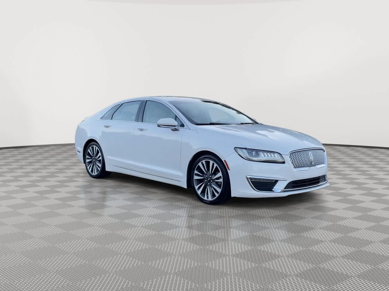Used 2017 Lincoln MKZ Select w/ Select Plus Package FWD image 2