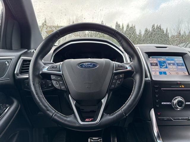 Used 2019 Ford Edge ST image 22