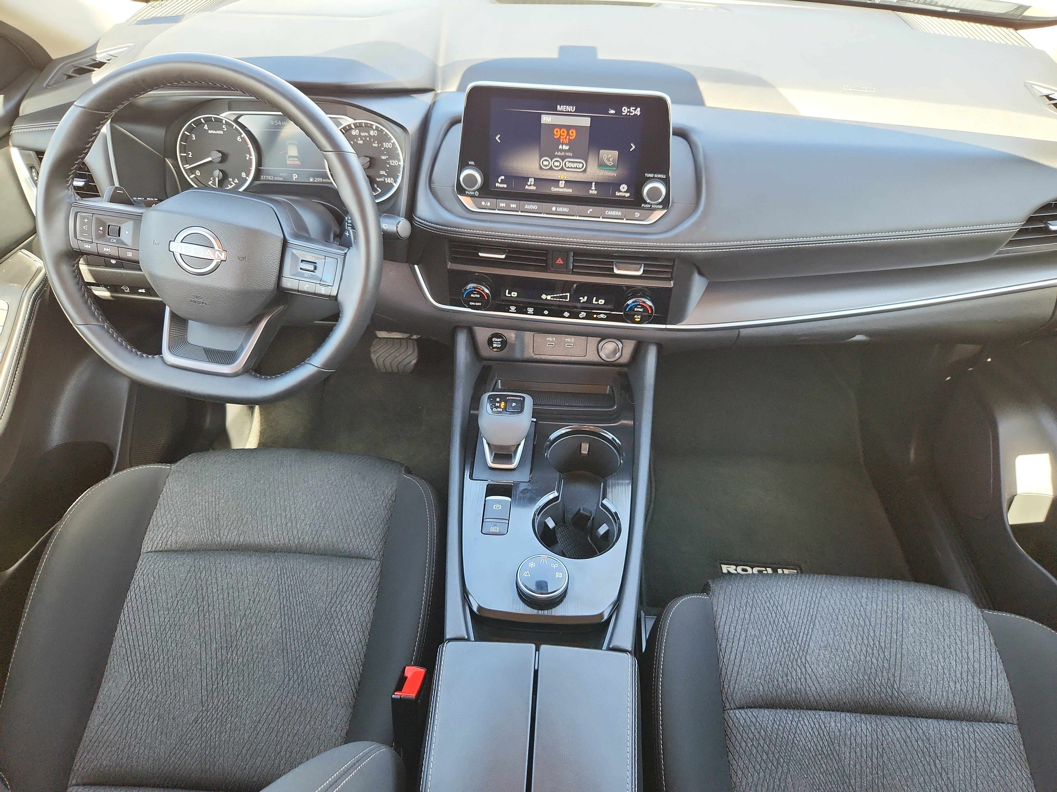 Used 2025 Nissan Rogue SV AWD/4WD image 9