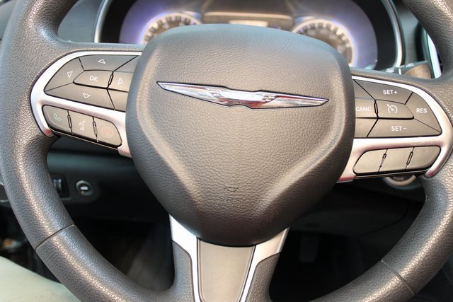 Used 2016 Chrysler 200 LX image 18