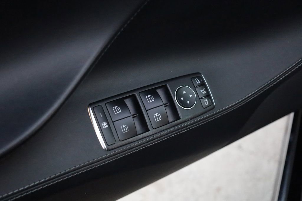Used 2020 Tesla Model S Long Range Plus image 34