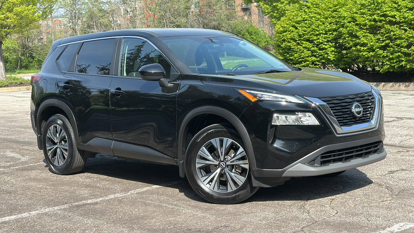 Certified 2023 Nissan Rogue SV image 1