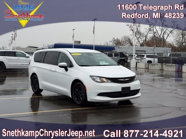 Certified 2023 Chrysler Voyager LX FWD image 1