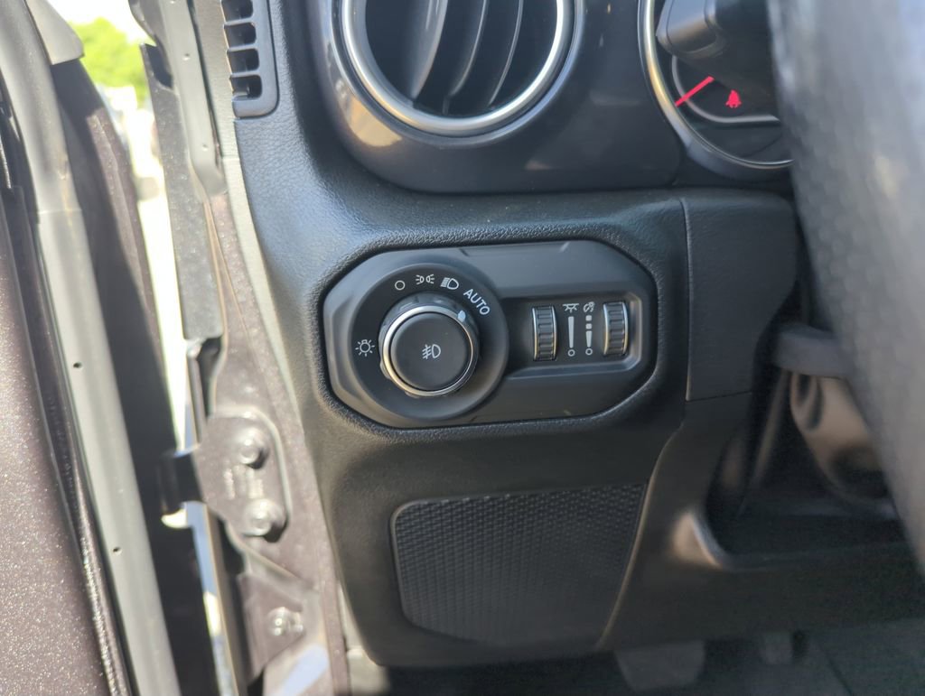 Used 2022 Jeep Wrangler Unlimited Rubicon w/ Xtreme Recon 35" Tire Package image 20