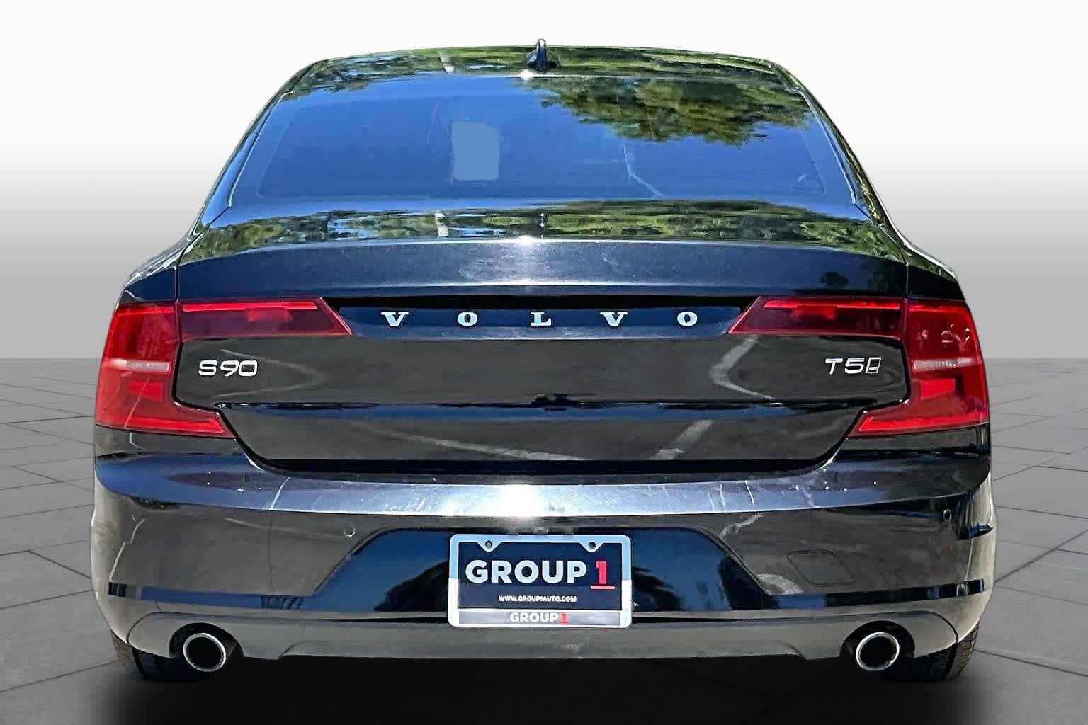 Used 2018 Volvo S90 T5 Momentum w/ Convenience Package AWD/4WD image 5