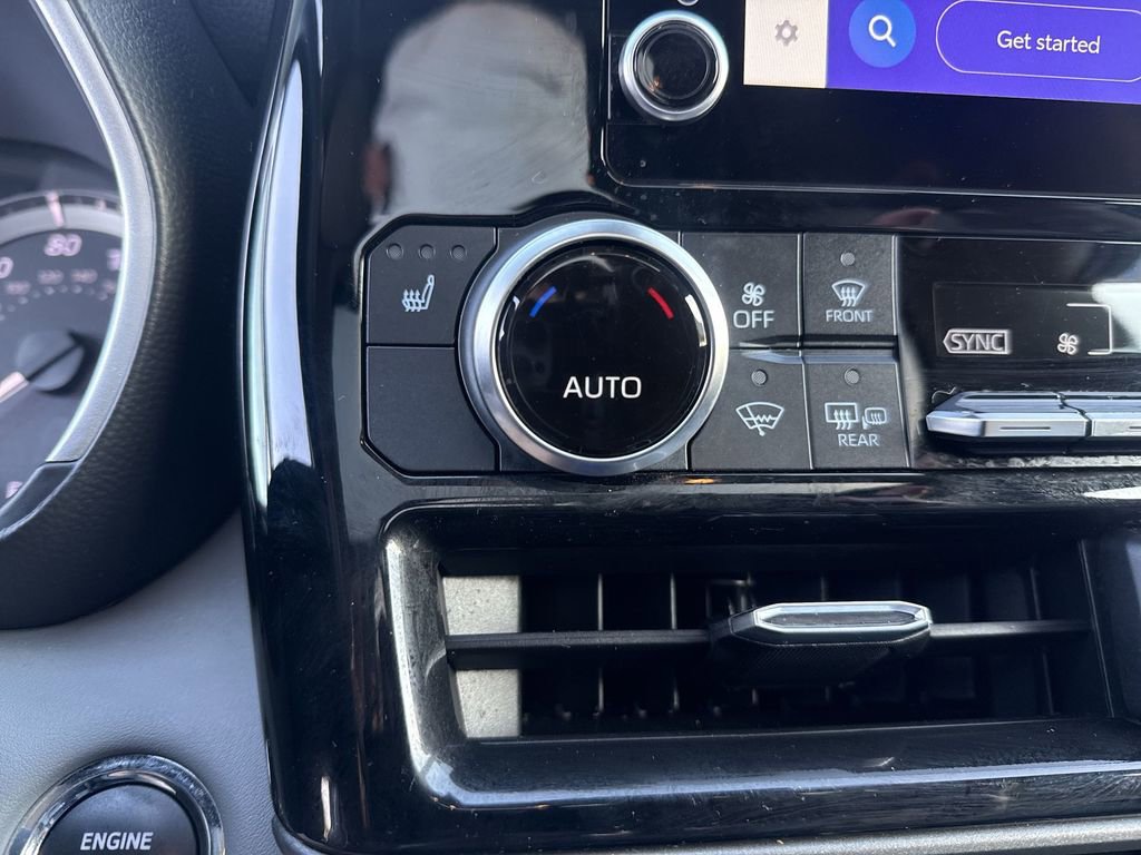Used 2023 Toyota Highlander XLE AWD/4WD image 36