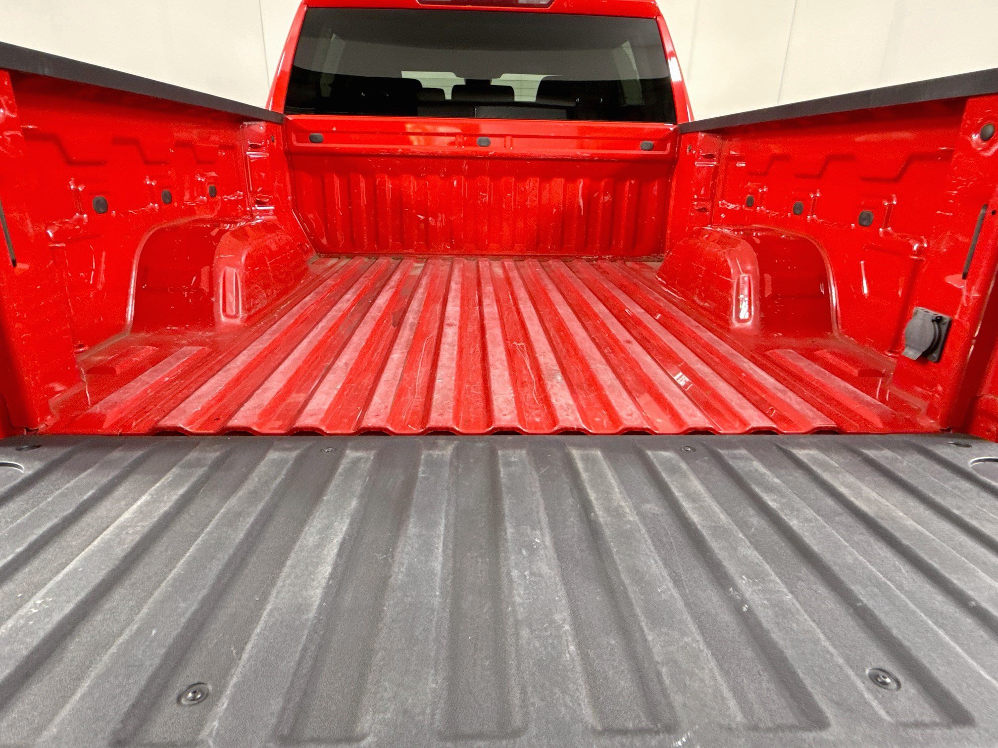 Used 2022 Chevrolet Silverado 1500 LT AWD/4WD image 34