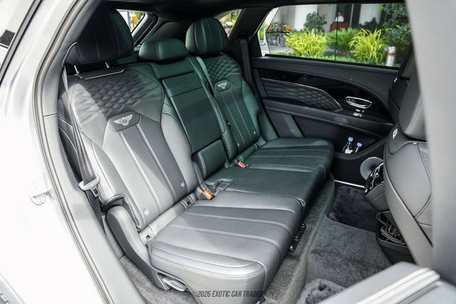 Used 2024 Bentley Bentayga Extended Wheelbase AWD/4WD image 52