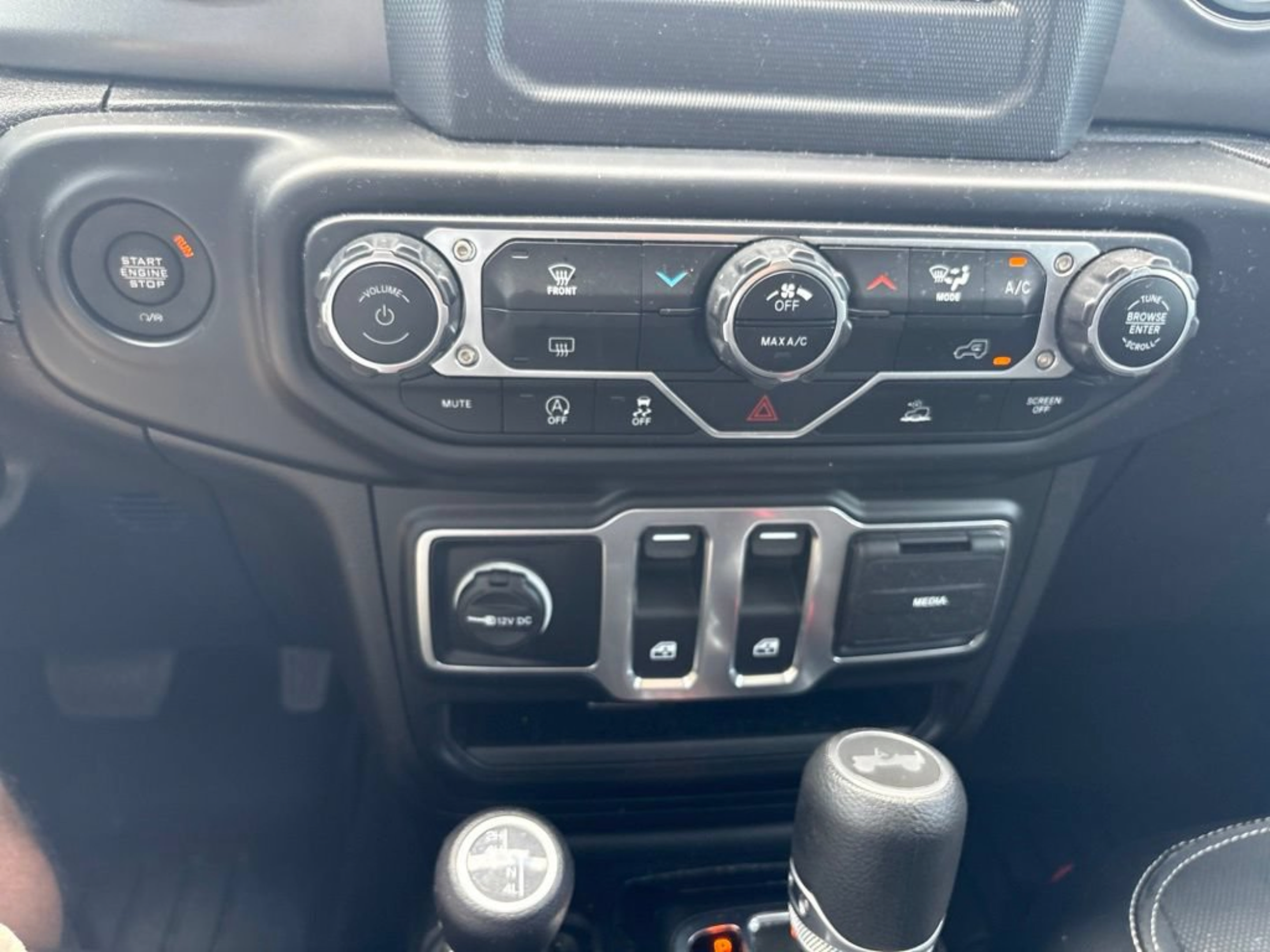 Used 2023 Jeep Wrangler Sport AWD/4WD image 15