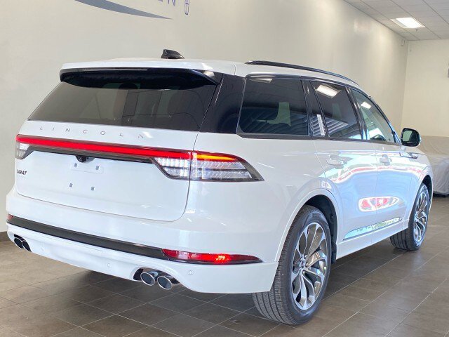New 2026 Lincoln Aviator AWD w/ Jet Appearance Package image 7