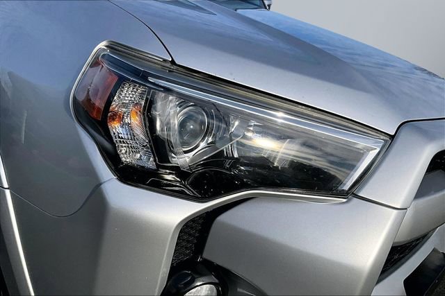 Used 2016 Toyota 4Runner SR5 image 28
