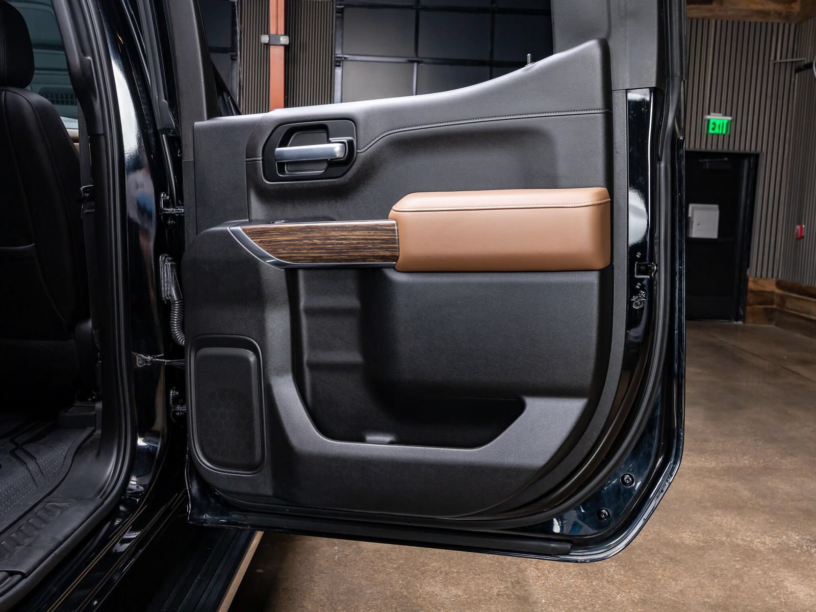 Used 2019 Chevrolet Silverado 1500 High Country AWD/4WD image 35