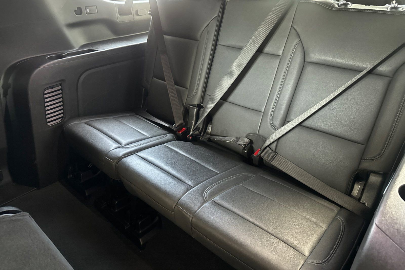 Used 2025 Chevrolet Suburban Z71 AWD/4WD image 17