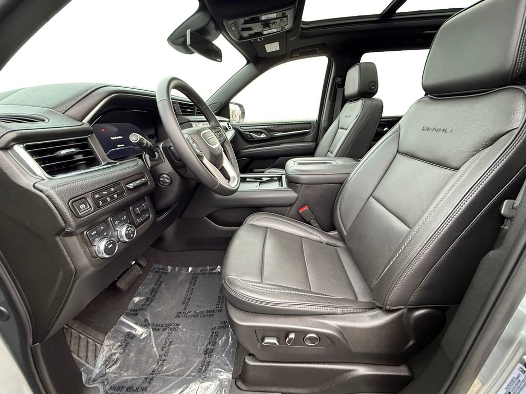 Used 2024 GMC Yukon Denali w/ Max Trailering Package image 9