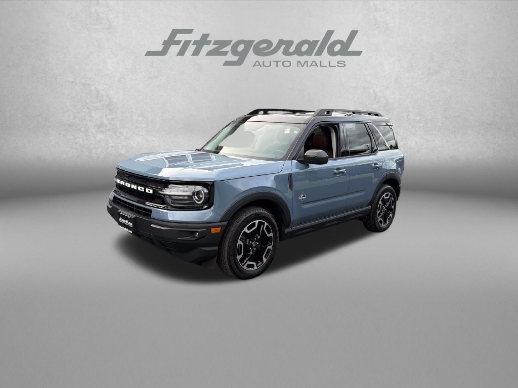 Used 2024 Ford Bronco Sport Outer Banks w/ Tech Package AWD/4WD image 2