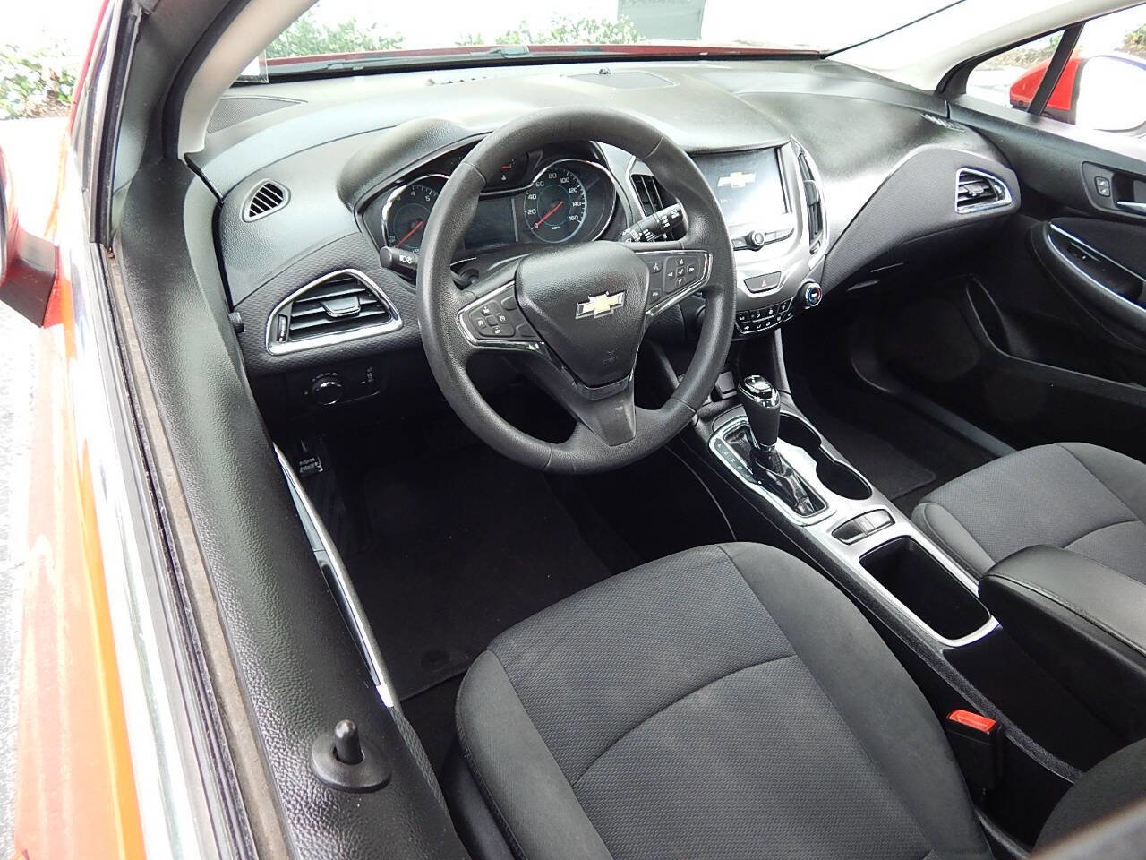 Used 2017 Chevrolet Cruze LT w/ Convenience Package FWD image 16