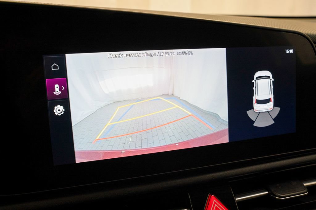 Used 2024 Kia Niro EX FWD image 13