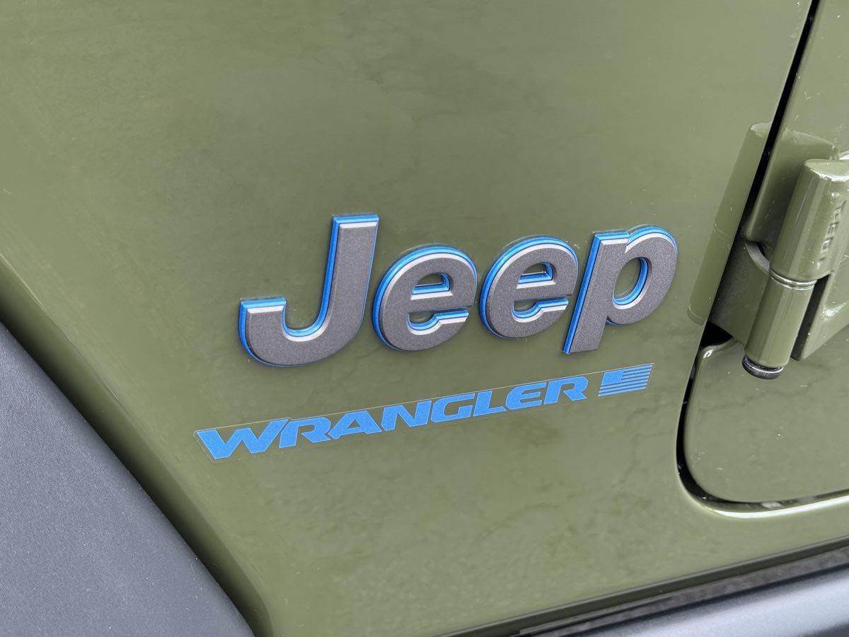 Used 2024 Jeep Wrangler Unlimited AWD/4WD image 8