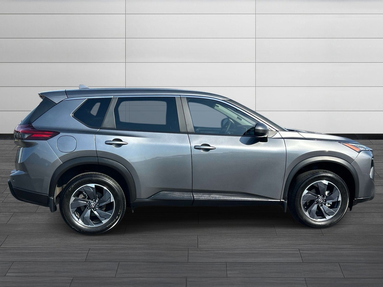 Used 2025 Nissan Rogue SV AWD/4WD image 2