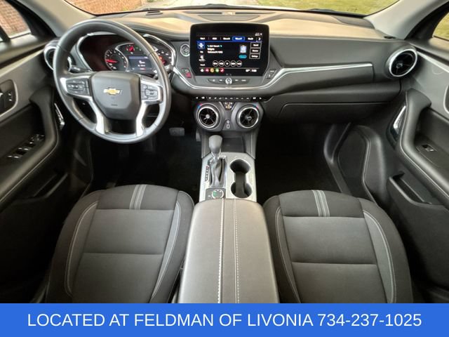 Used 2025 Chevrolet Blazer LT AWD/4WD image 19