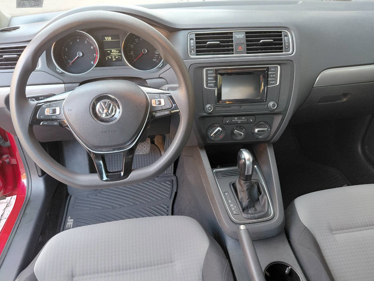Used 2018 Volkswagen Jetta S image 14