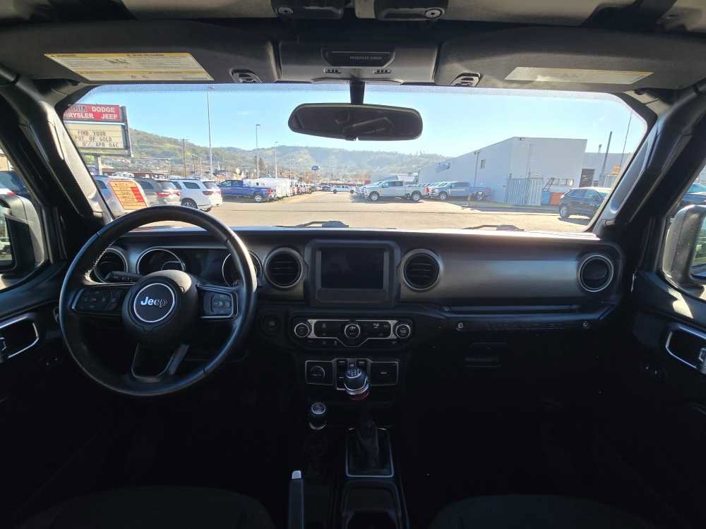 Used 2018 Jeep Wrangler Unlimited Sport w/ Technology Group image 15