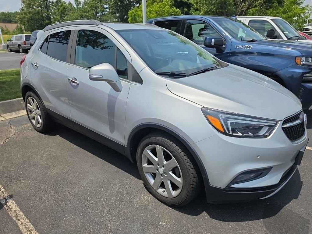 Used 2019 Buick Encore Essence w/ Experience Buick Package FWD image 2