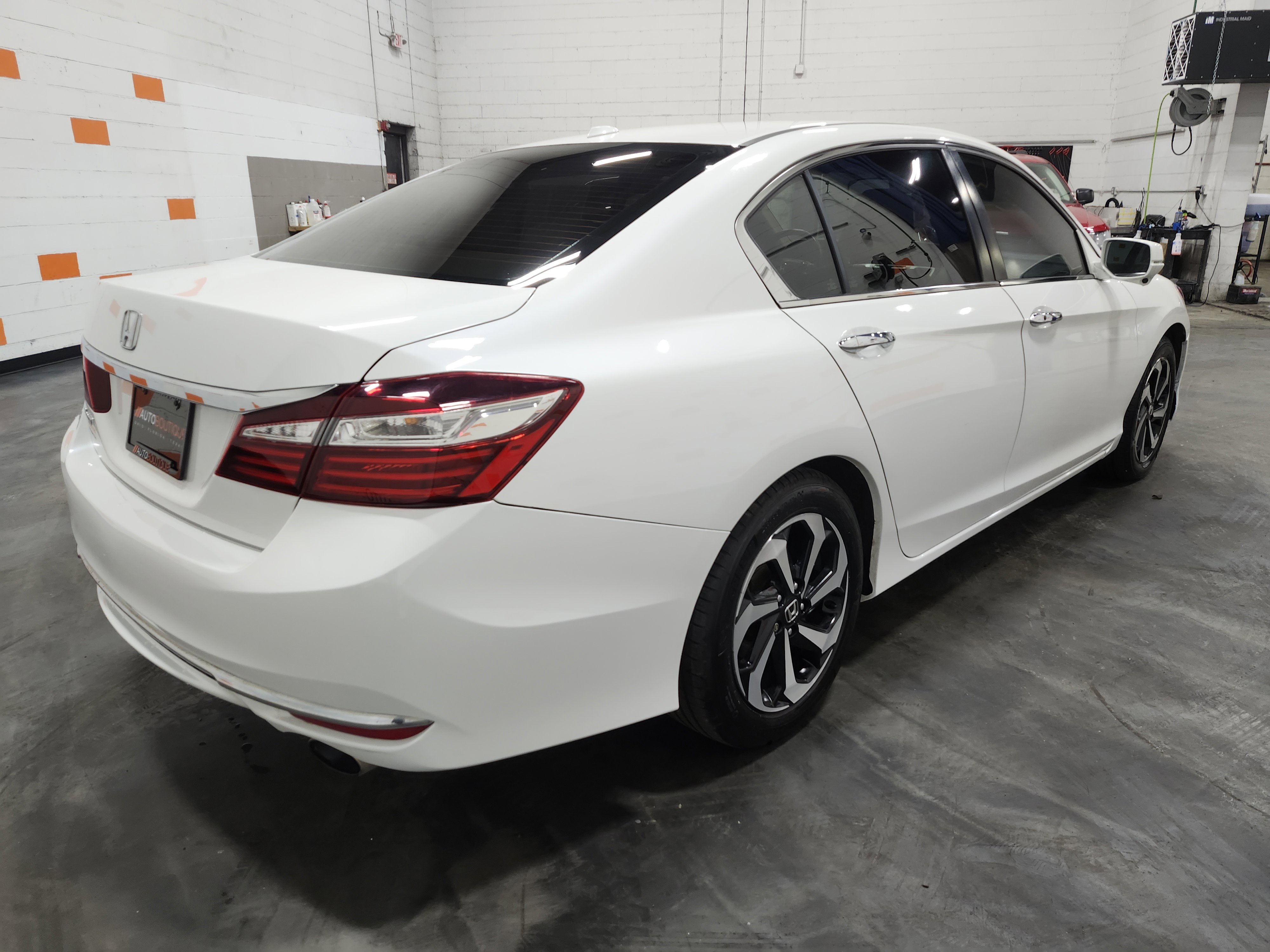 Used 2017 Honda Accord EX-L image 17