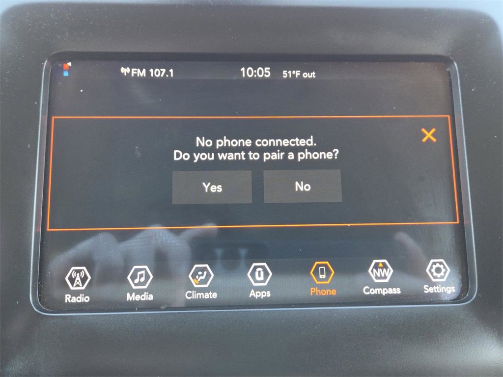 Used 2019 Jeep Cherokee Latitude w/ Popular Appearance Group image 3