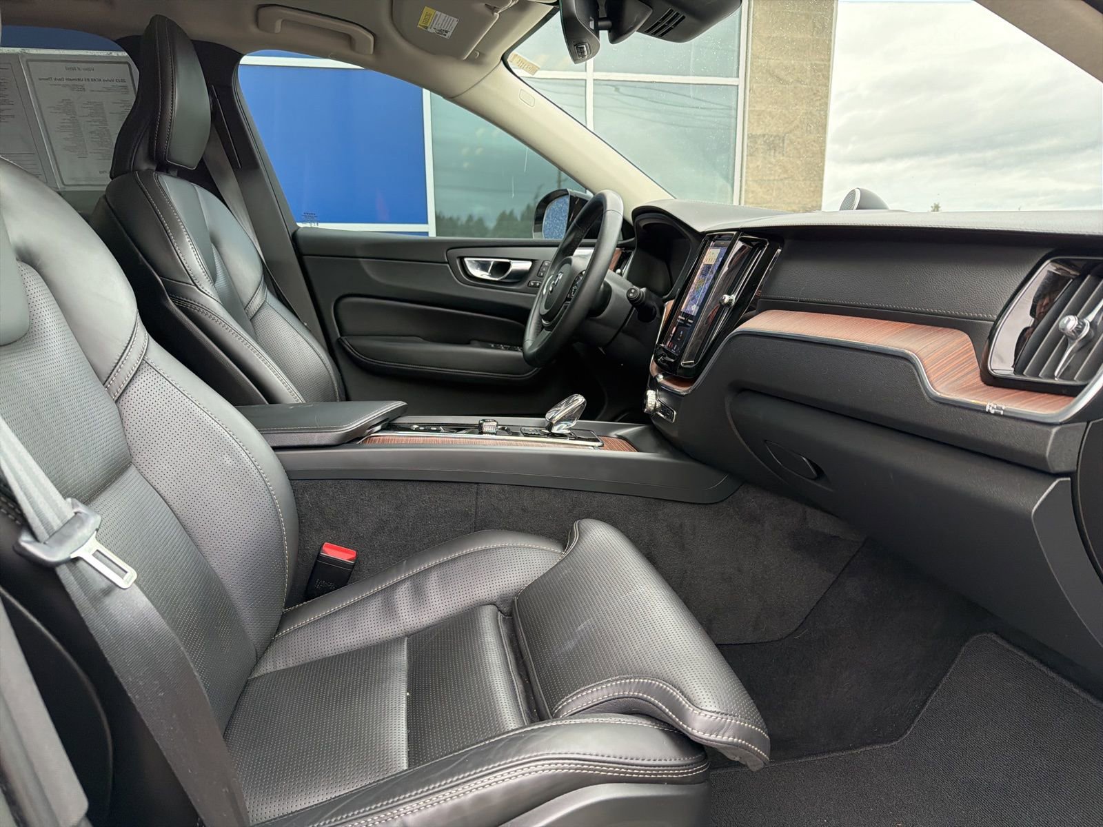 Used 2023 Volvo XC60 B5 Ultimate image 15