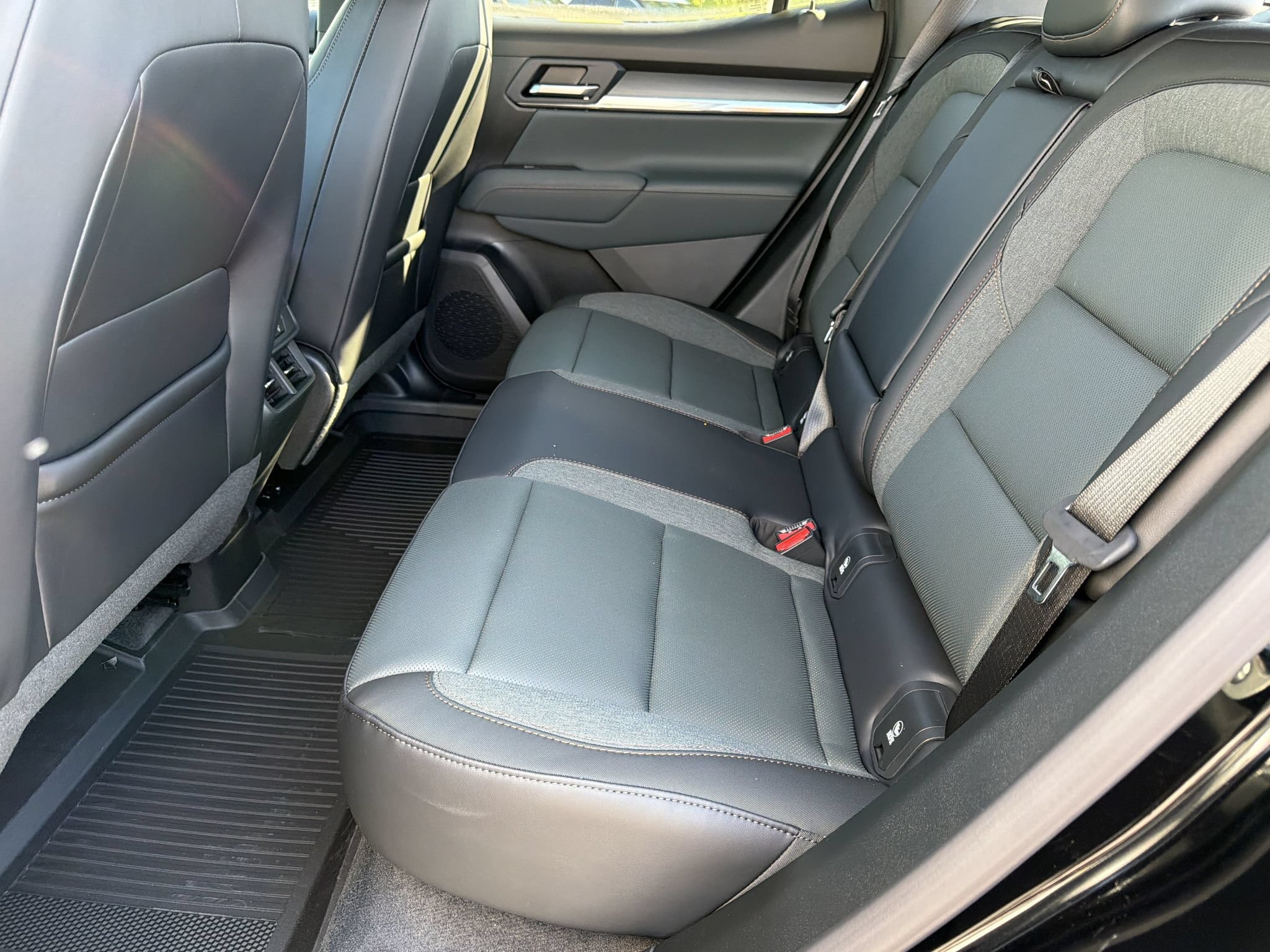 New 2027 GMC Terrain AT4 w/ Convenience Package III AWD/4WD image 16