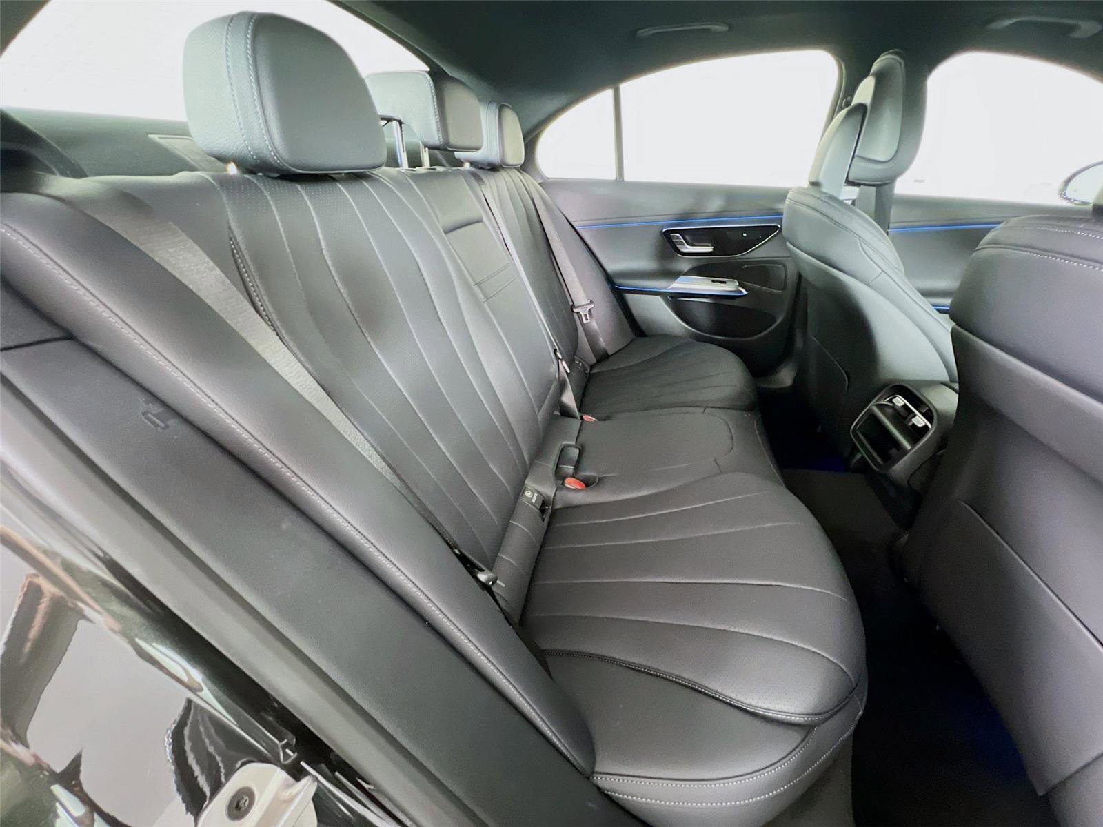 New 2026 Mercedes-Benz E 350 4MATIC Sedan image 27