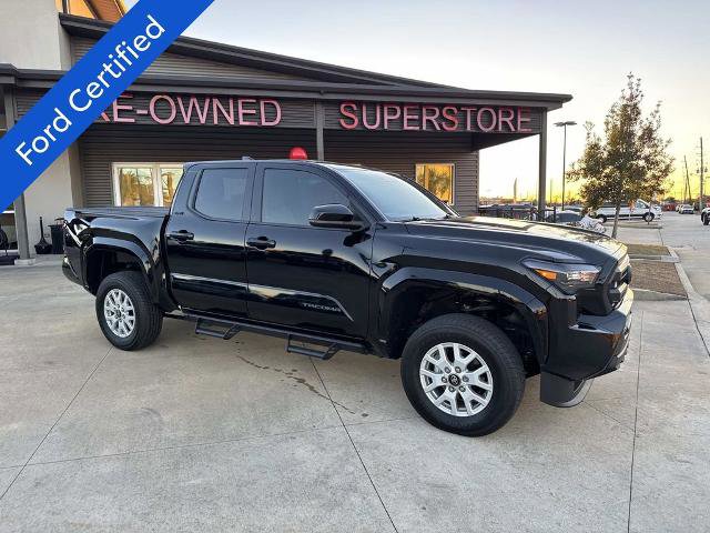 Used 2025 Toyota Tacoma SR5 image 1