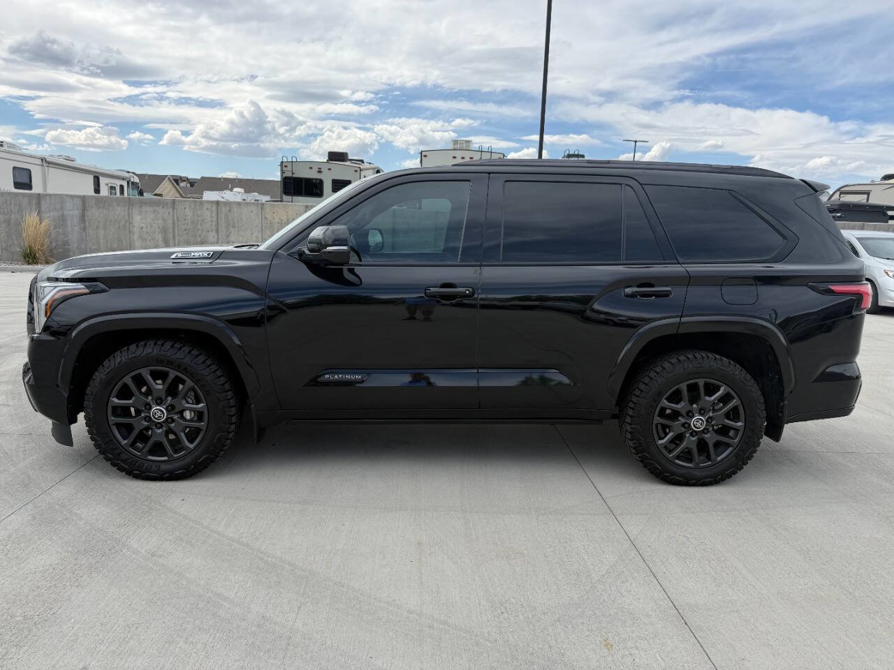 Used 2024 Toyota Sequoia Platinum AWD/4WD image 6