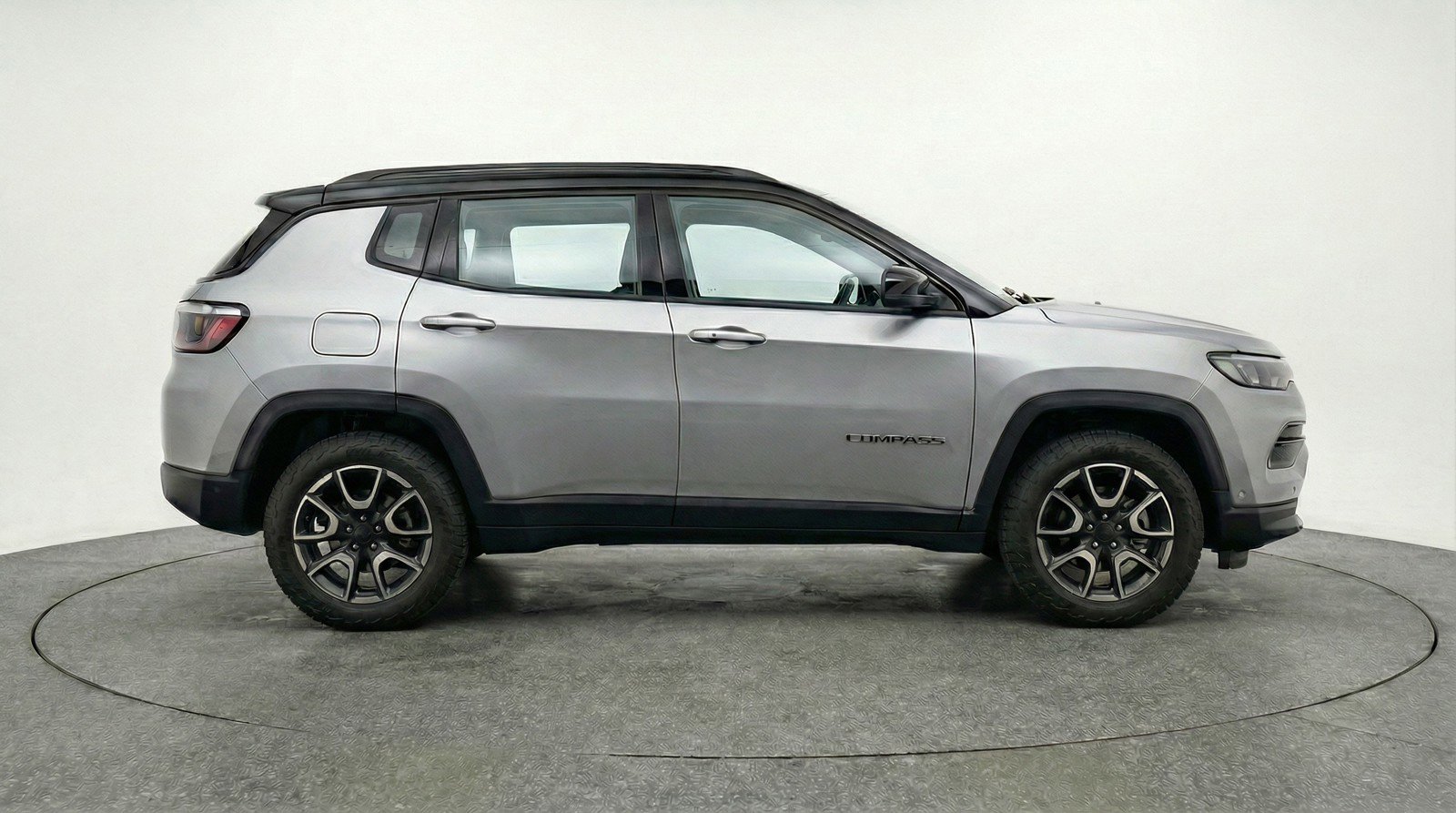 Used 2025 Jeep Compass Trailhawk AWD/4WD image 11