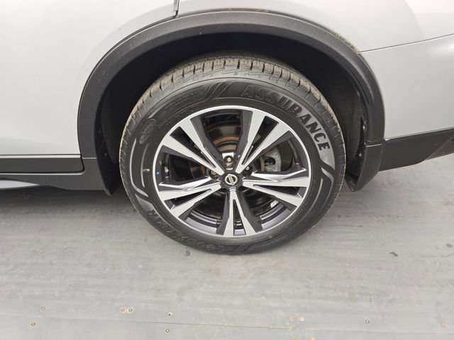 Used 2019 Nissan Rogue SV w/ Sun & Sound Touring Package image 16