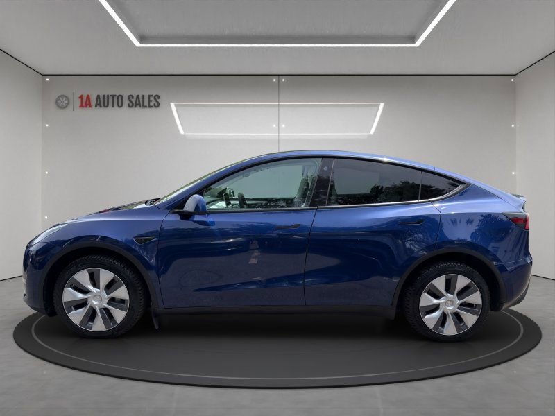 Used 2022 Tesla Model Y Long Range AWD/4WD image 2