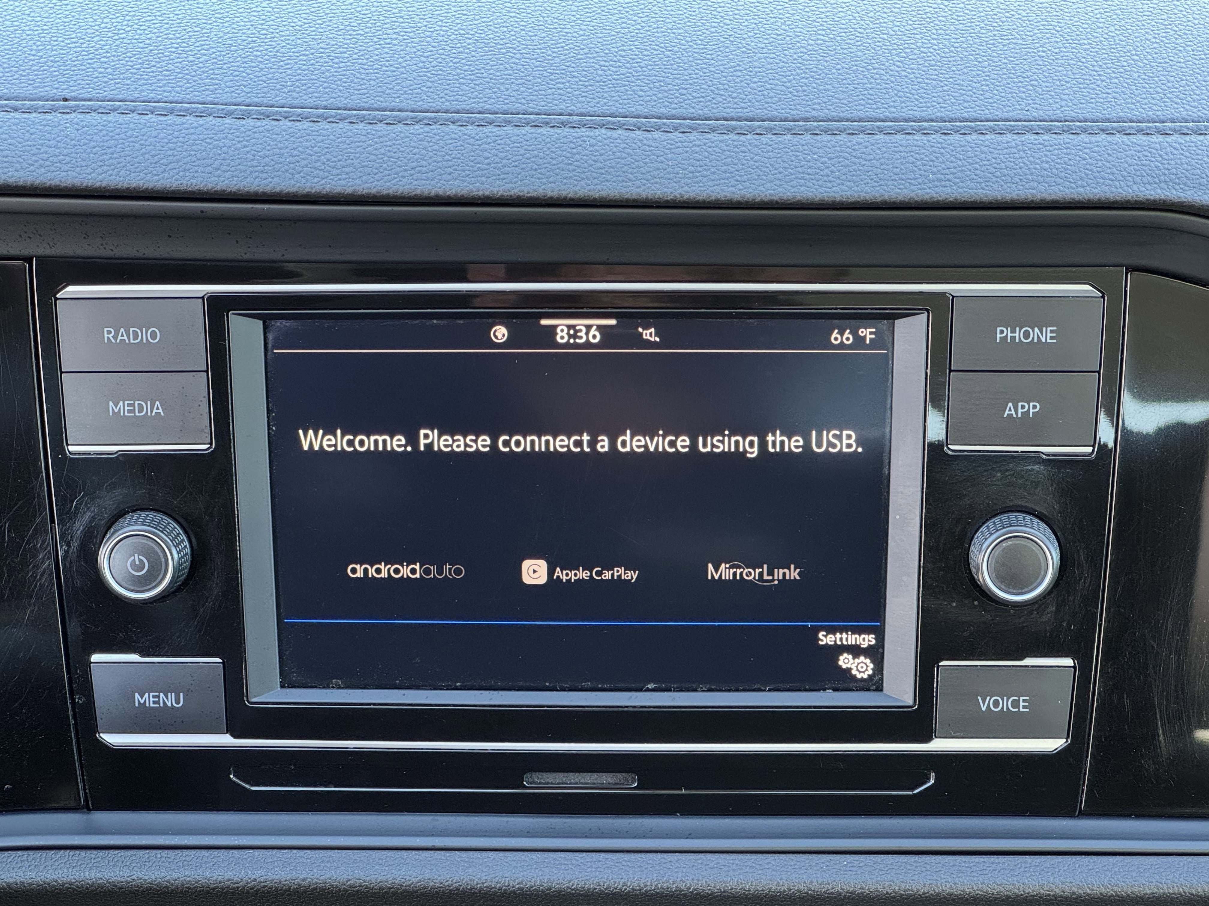 Used 2022 Volkswagen Jetta SE w/ Panoramic Sunroof Package image 25