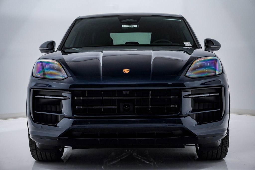 New 2026 Porsche Cayenne GTS AWD/4WD image 6