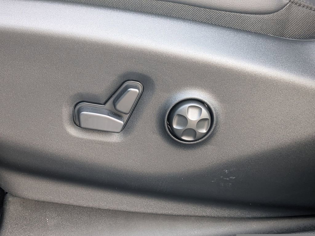 New 2026 Chrysler Pacifica Select FWD image 19