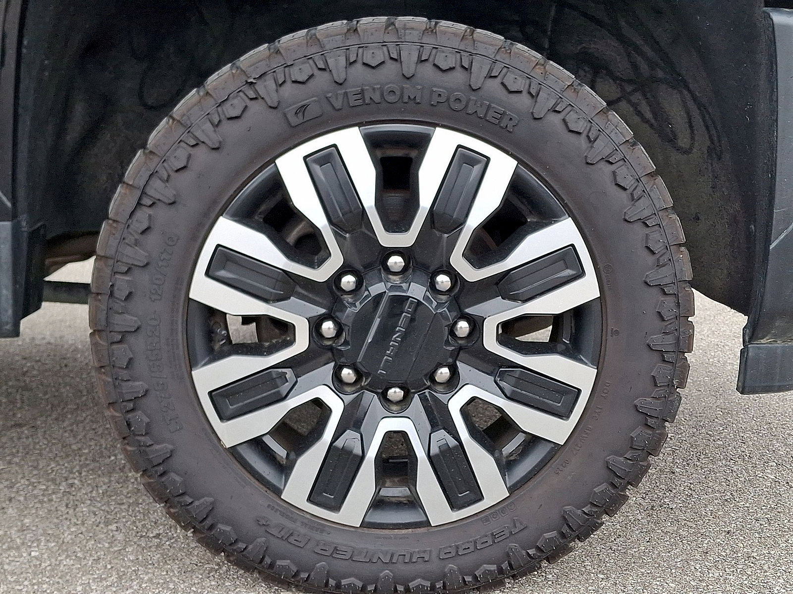 Used 2024 GMC Sierra 3500 Denali Ultimate AWD/4WD image 27