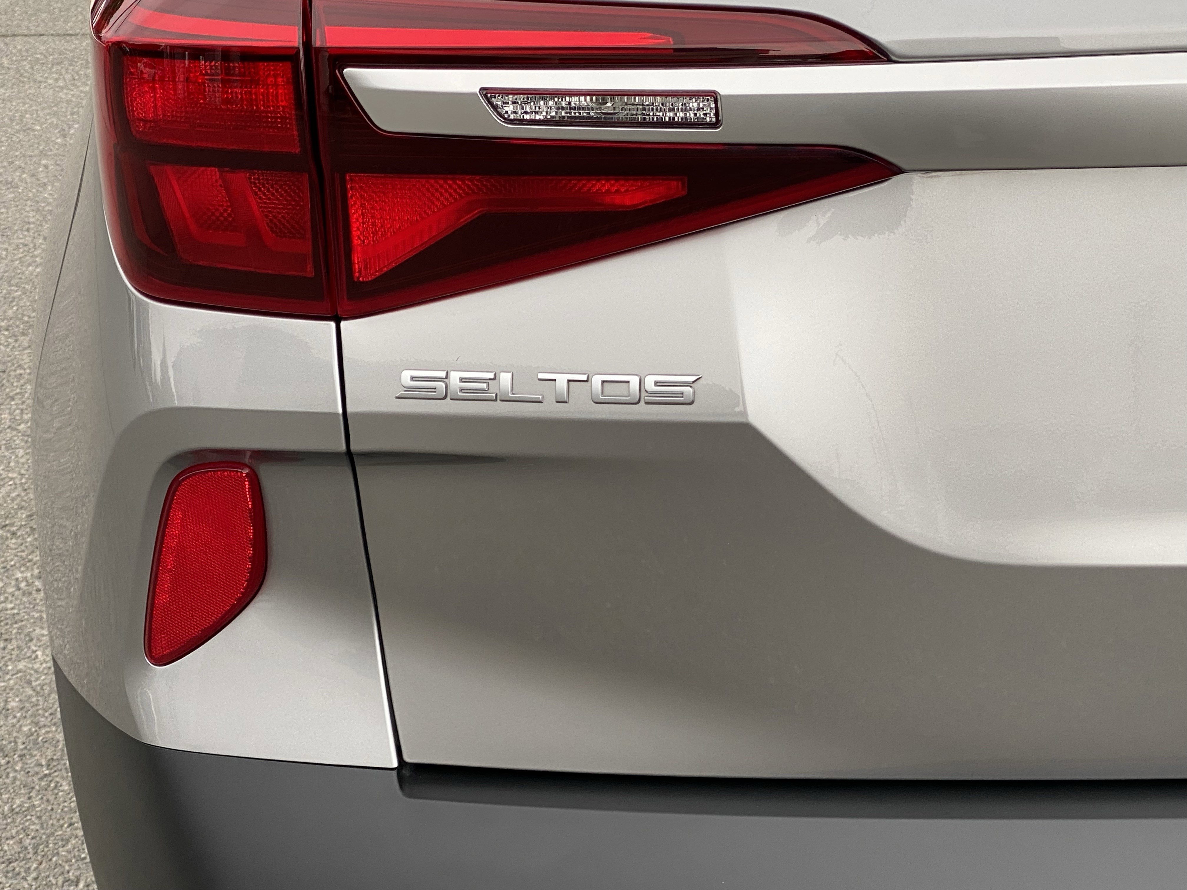 Used 2022 Kia Seltos LX image 24