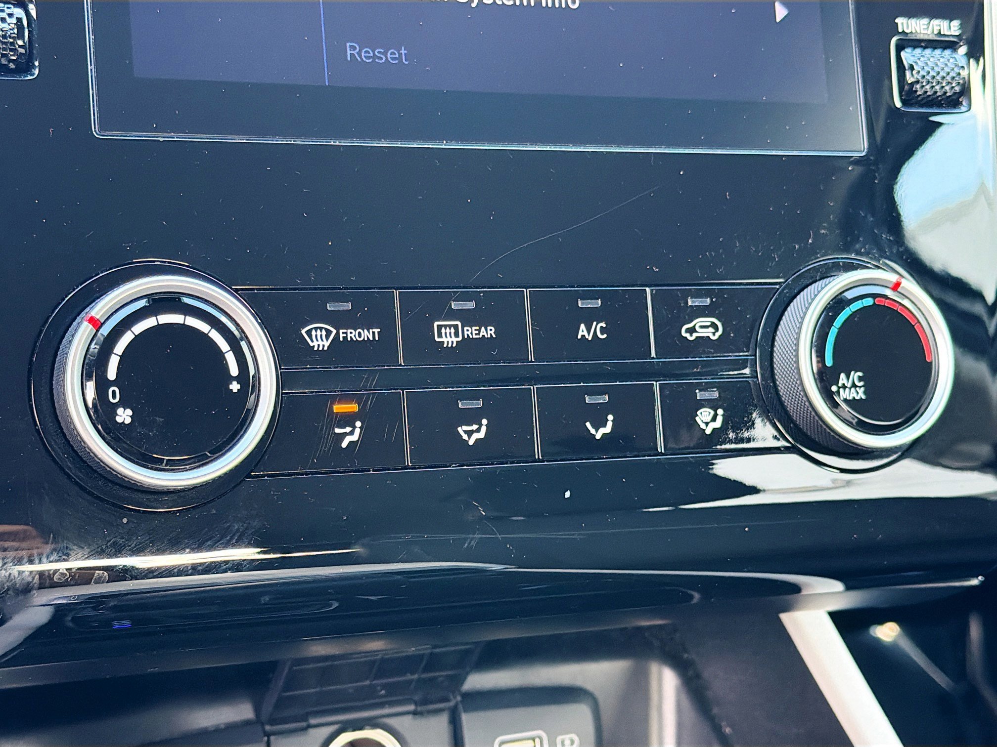 Used 2023 Hyundai Tucson SE image 32