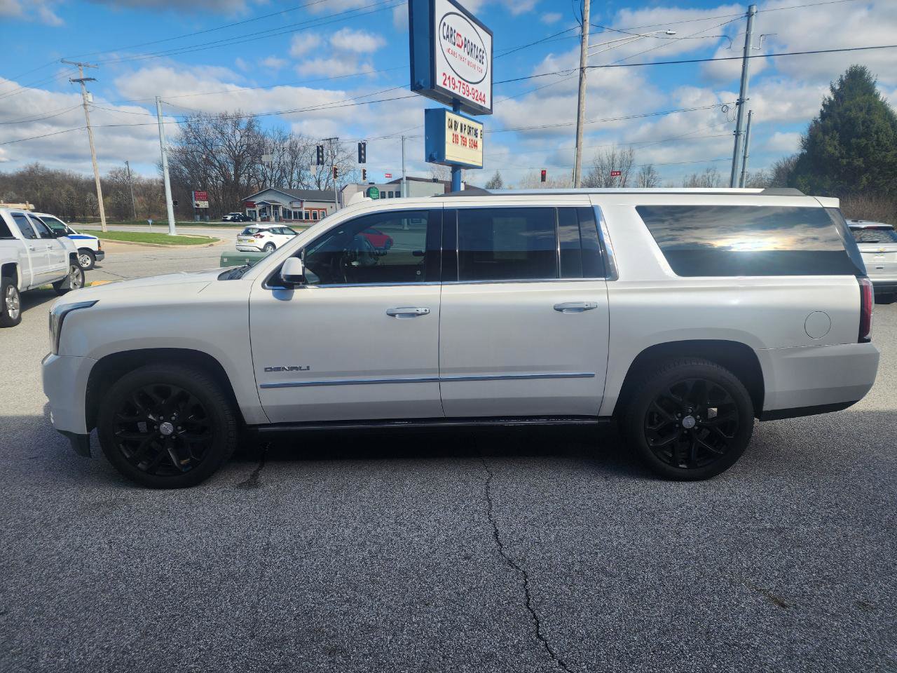 Used 2016 GMC Yukon XL Denali w/ Open Road Package AWD/4WD image 2