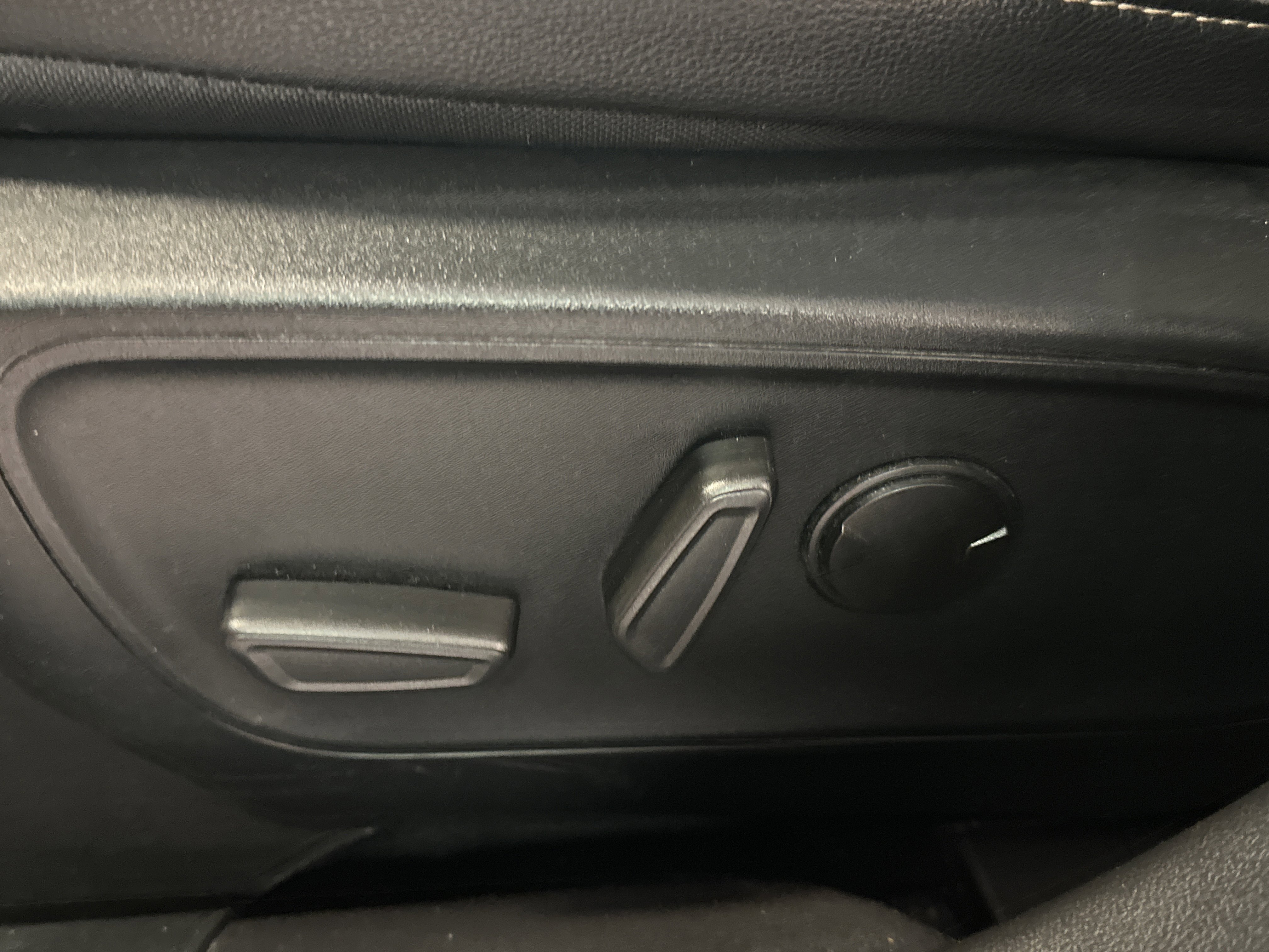 Used 2021 Ford Escape Titanium w/ Titanium Elite Package image 21