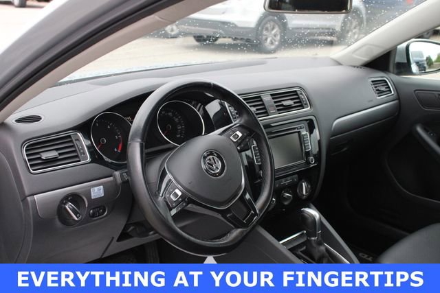Used 2015 Volkswagen Jetta TDI SE FWD image 2