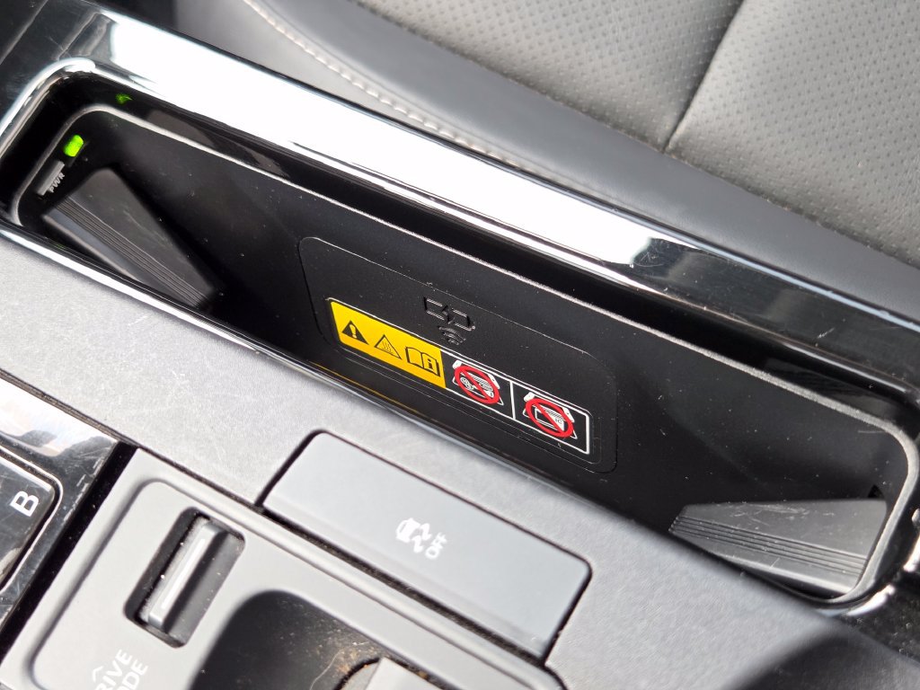 Used 2023 Toyota Prius XLE AWD/4WD image 11