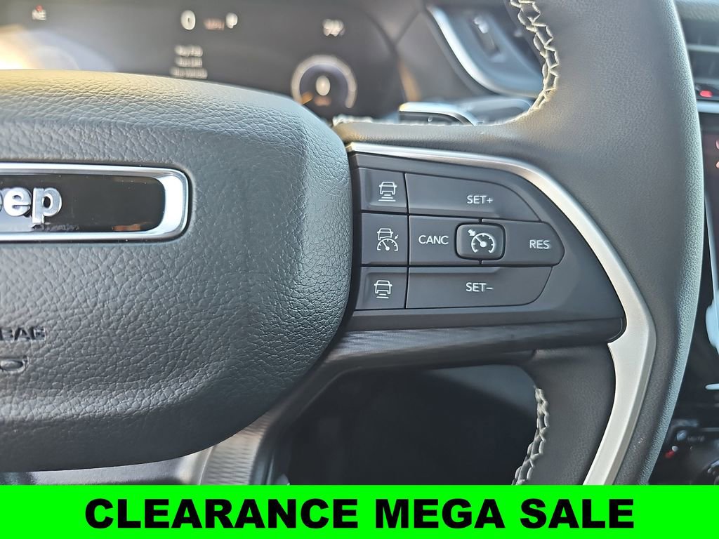 New 2025 Jeep Grand Cherokee Altitude image 18